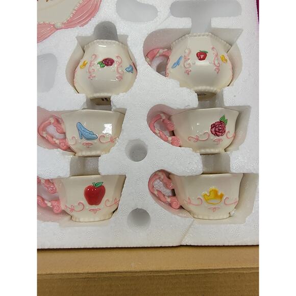 Complete Disney Princesses 12 Piece Fine Ceramic Tea Set 2003 Brass Key Box 1537 - Picture 5 of 10